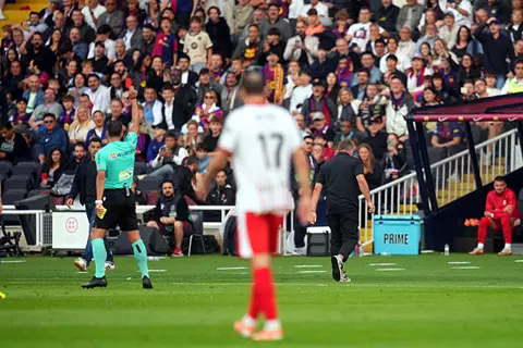 من ألفيش إلى فليك.. برشلونة الأكثر طردًا على يد جيل مانزانو